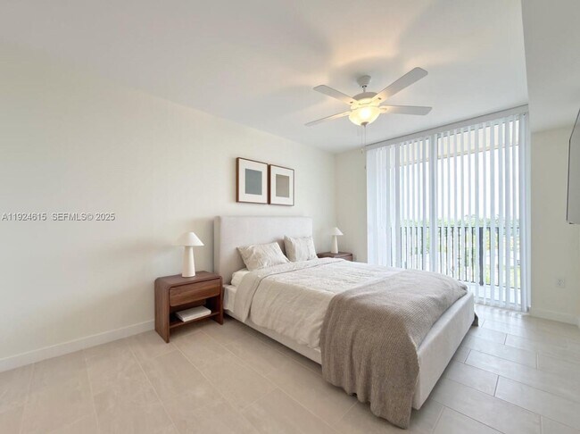 11239 NW 4th Terrace Unidad 305