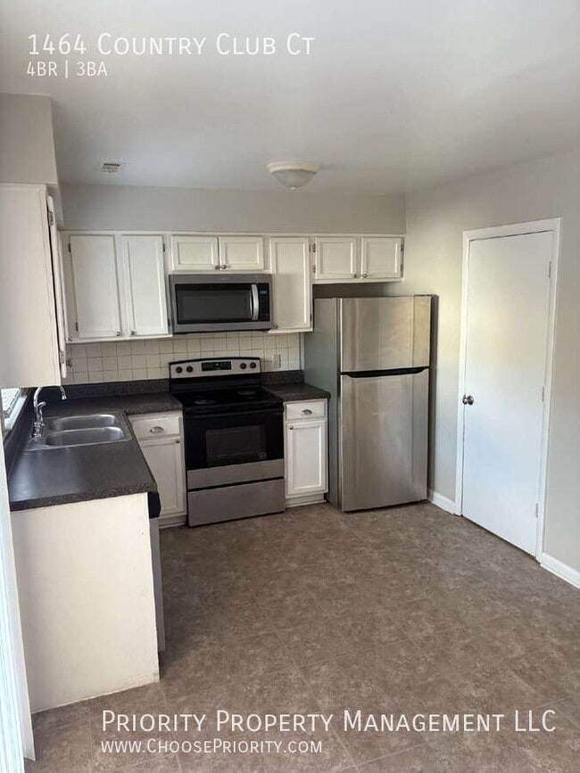 Photo - 1464 Country Club Ct