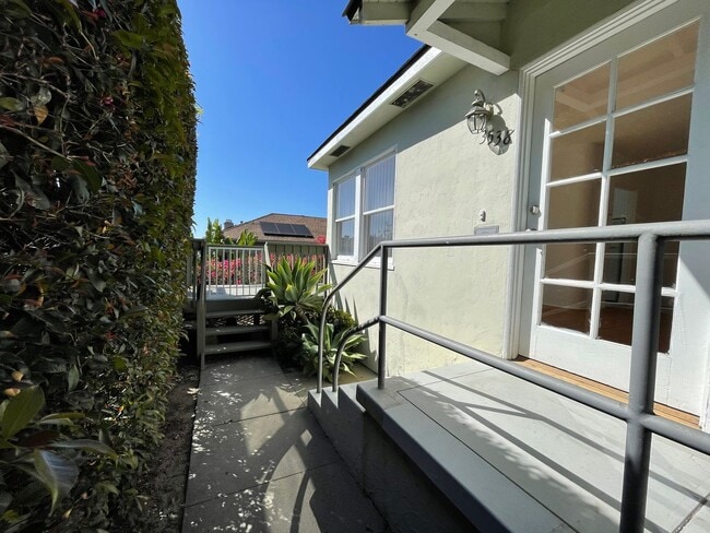 Photo - 3538 State St