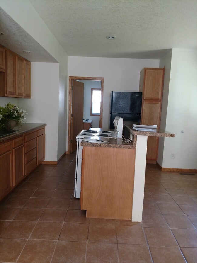 Kitchen - 911 Johnson St