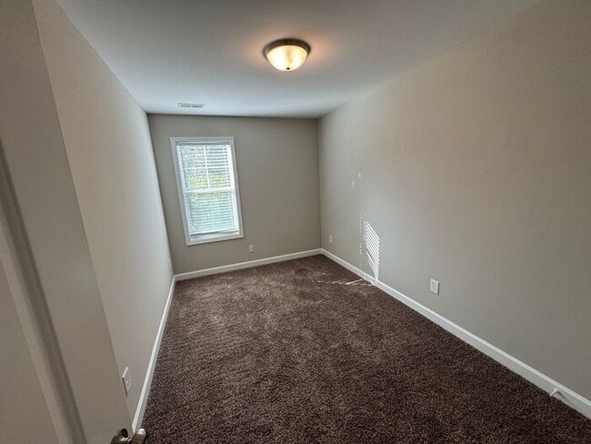 Photo - Nice Town Home near hospital in Concord.