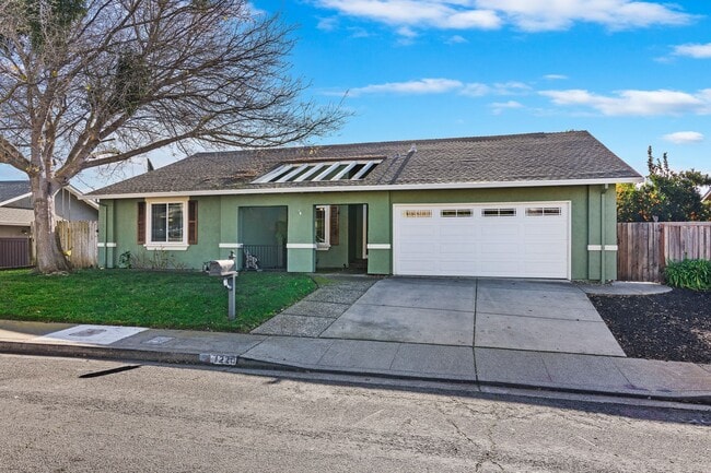 Photo - Great single story home in Benicia With All Utilities Included