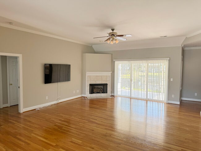 Photo - 8405 Fiddlestick Way