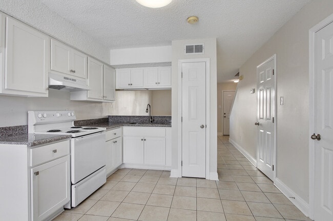 Photo - 8897 Richmond Dr