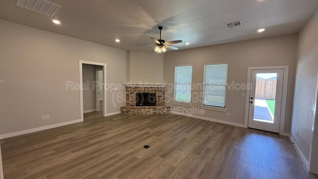 Photo - 2915 Tractor Ave