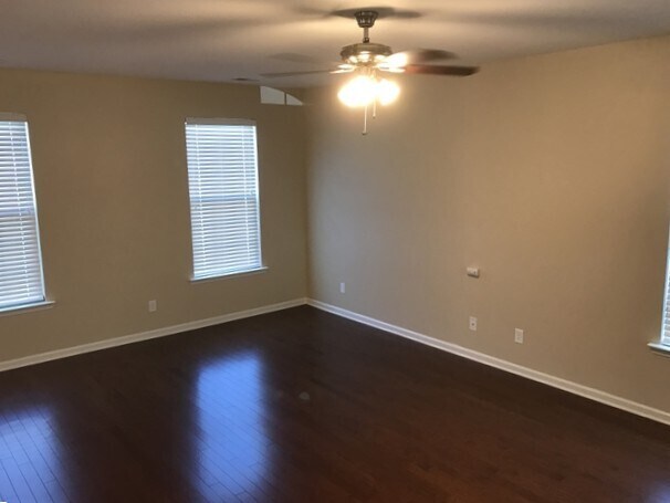 3 Bradford Ct