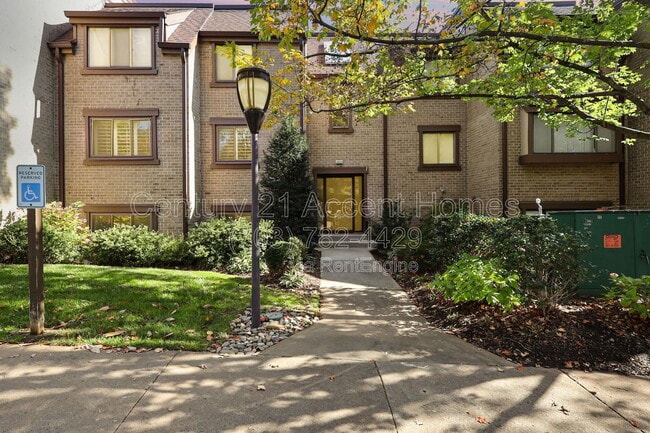 Photo - 1633 Parkcrest Cir Unidad 100