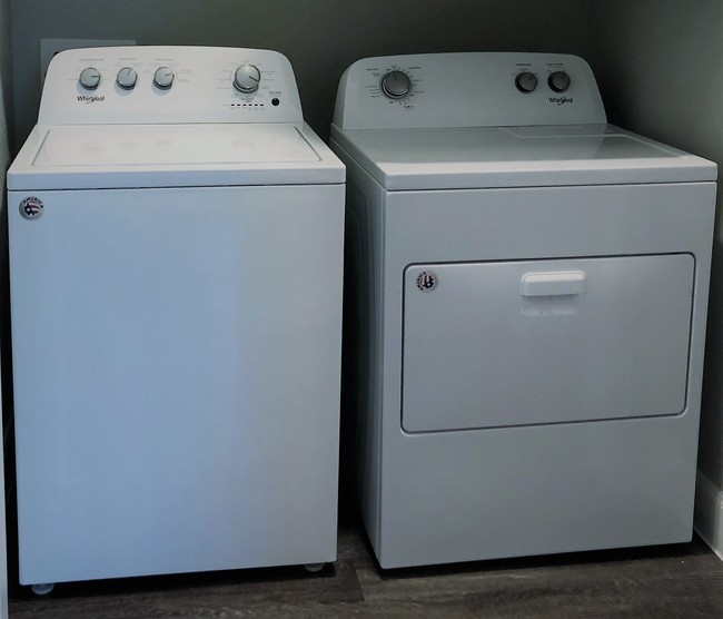 Silverwood at Hackberry Creek Apartments Mont Belvieu, TX