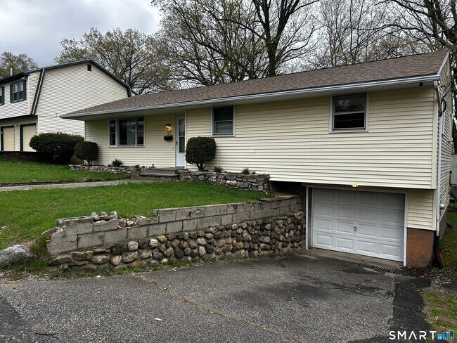 Photo - 87 Worcester Ave