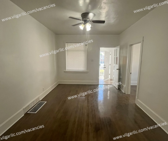 Photo - 4855 White Oak Ave Unit 1