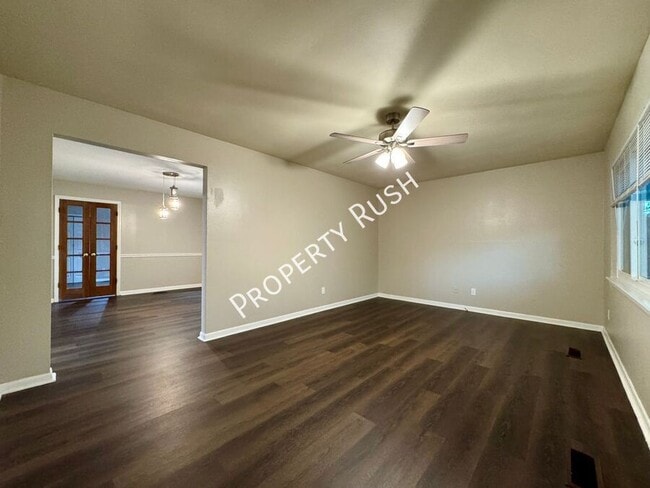 Photo - 801 N Parkdale Ave