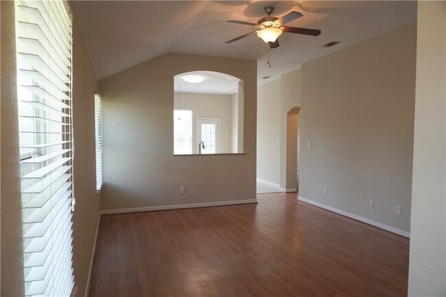 Photo - 1810 Stephanie St