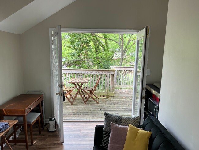 Photo - 515 Calhoun St NW Unit B