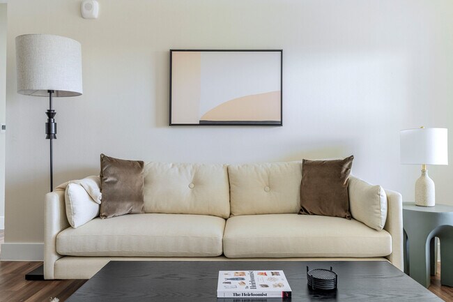 Photo - 1501 W Howard Ln Unidad SI FL1-ID363