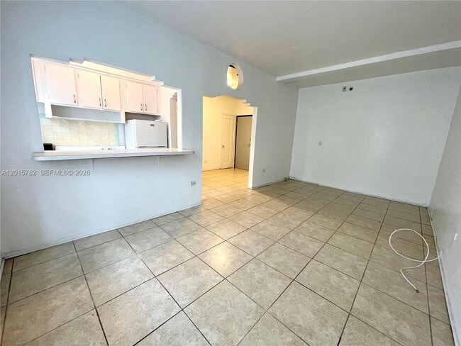 901 Collins Ave Unit 103