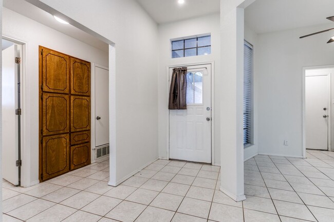 Photo - 215 Meadowbrook Ln