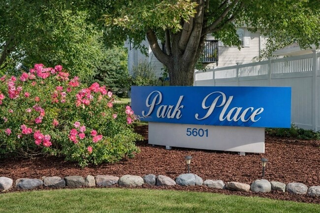 Building Photo - Park Place Apartments