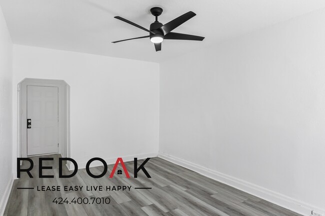 Photo - 687 Shatto Pl Unidad 304