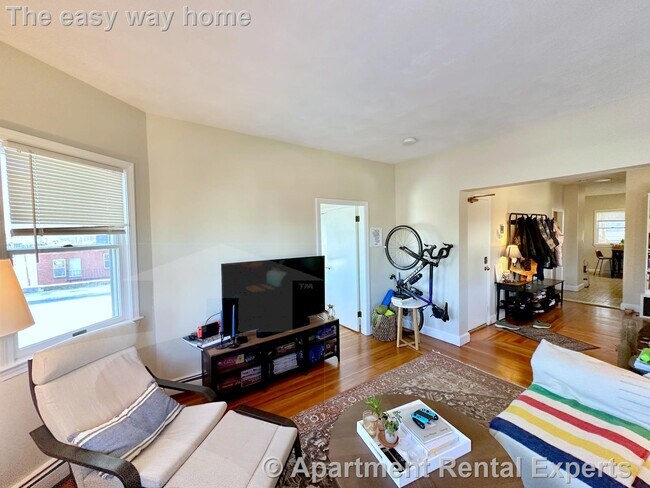 Photo - 714 Broadway Unit #3