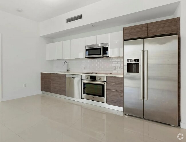 Building Photo - 1010 SW 2nd Ave Unit 2004 Rental