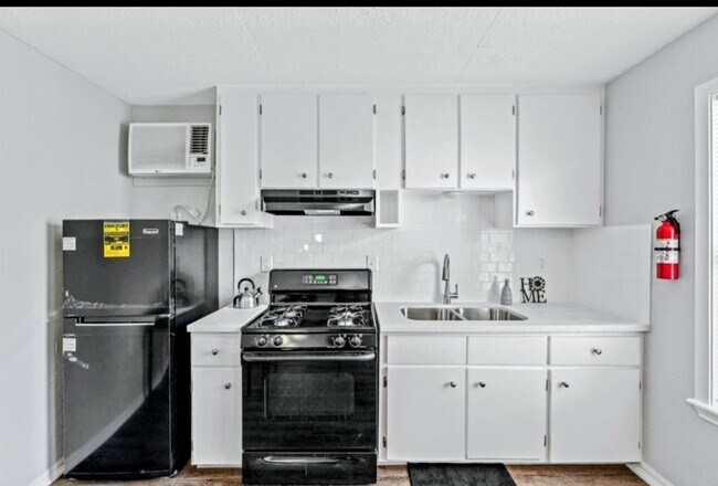 Photo - 12918 Peggys Ln Unidad B