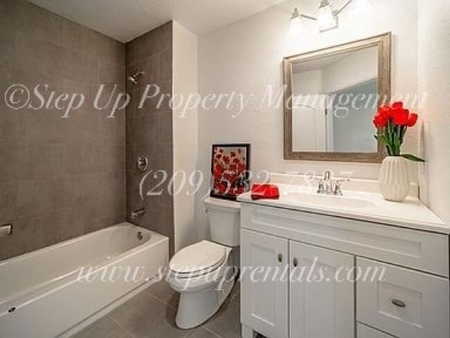 Photo - 11240 CA-49 Unidad B