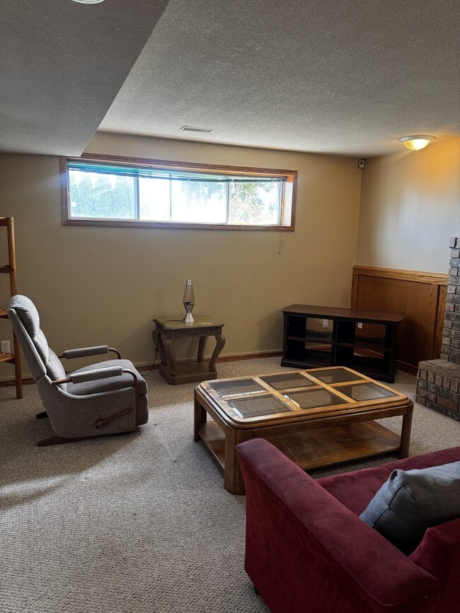 Photo - 4182 Jackson Crescent