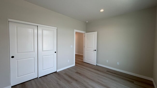 Photo - 3375 S Nelson St