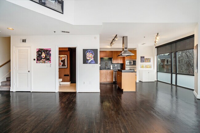 Photo - 2626 Peachtree Rd Condo Unit 403