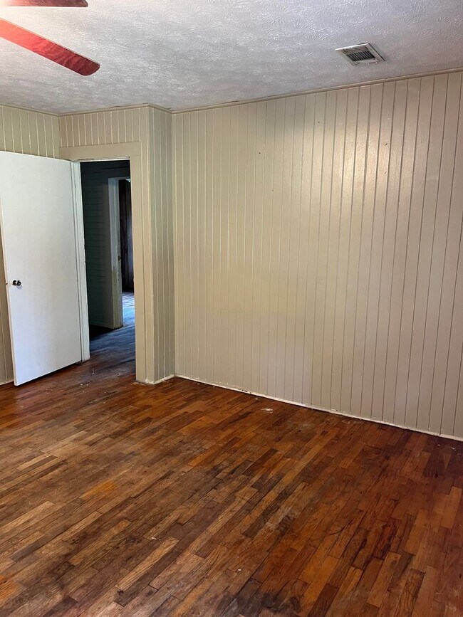 Photo - 3 Bed 1 Bath House