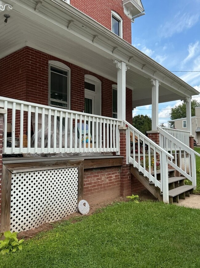 Building Photo - 53 E Canal Rd Unit 53 E CANAL RD- #2