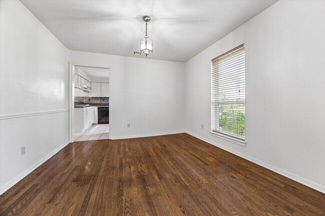 Photo - 3232 Parkwood Dr