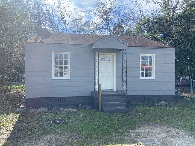 **UPCOMING**2 Bedroom / 1 Bathroom Home fo... - **UPCOMING**2 Bedroom / 1 Bathroom Home fo...