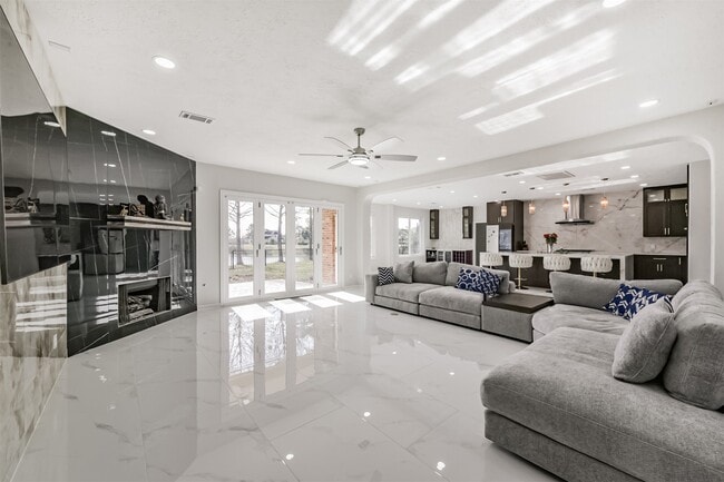 Photo - 2315 Bending Spring Dr