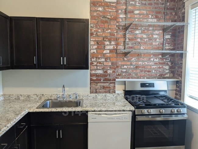Building Photo - 2918 Louisiana Ave Unit B