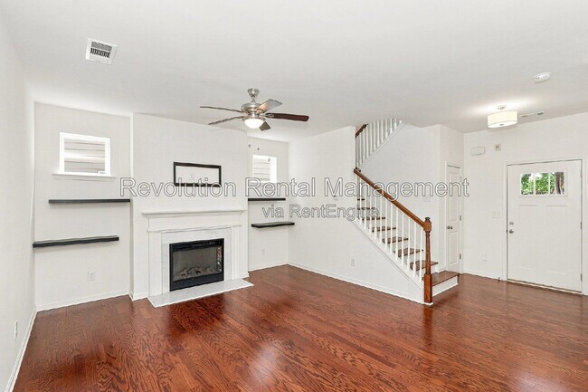 Photo - 565 Morrow Ln