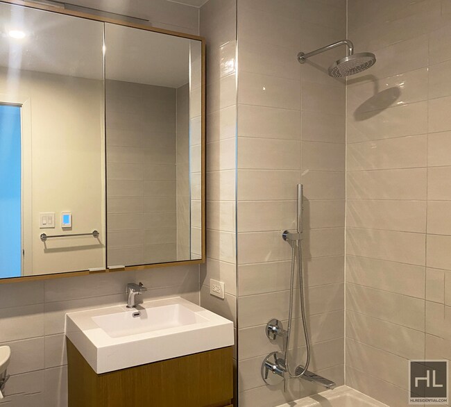 Photo - A 40 Road Unidad 8K