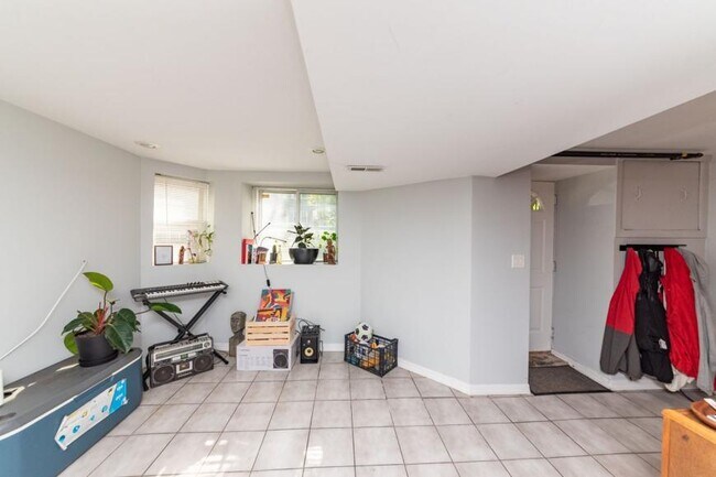 Photo - 2 bedroom in Chicago IL 60618 Unit G