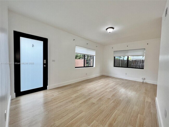 Building Photo - 877 80th St Unit 4 Rental