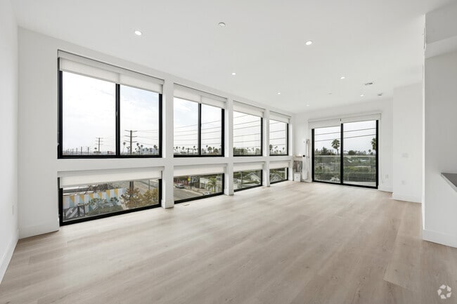 2BR, 3BA - Living Room