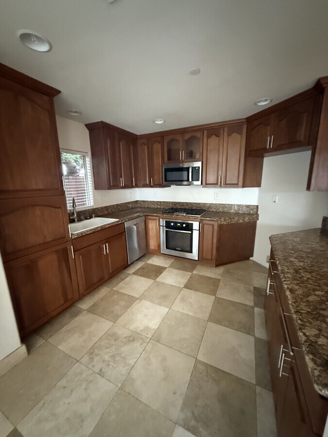 Photo - 245-251 H St