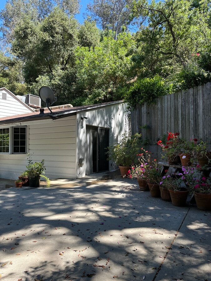 Photo - 9000 Wonderland Ave