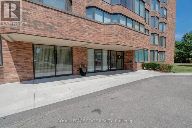 Photo - 200 Limeridge Rd W Unité 105