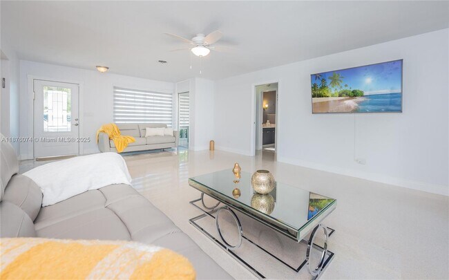 Photo - 800 N 46th Ave