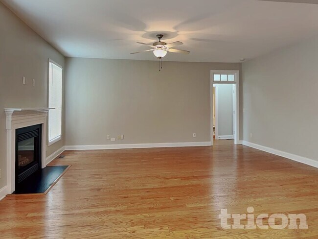 Photo - 448 Big Willow Way