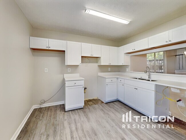 Photo - 2755 Wildflower Ln SW