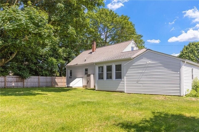 Photo - 96 Jo Anne Ave