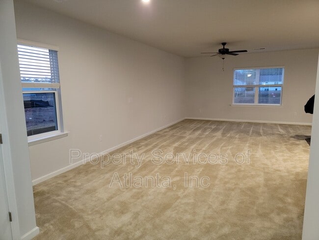 Photo - 833 Royal Red Ct