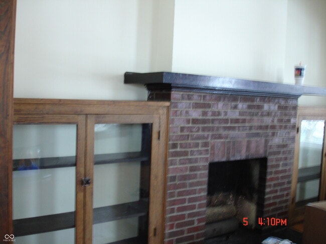 Photo - 417 W 41st St