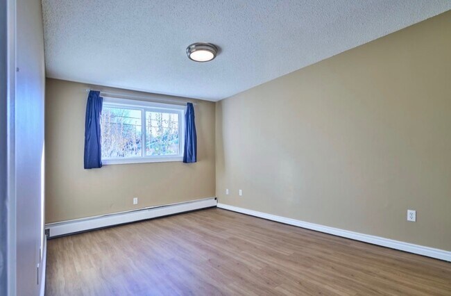 Photo - 10939 109 St NW Unit 203